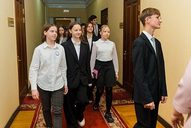 Без галстуков и на равных